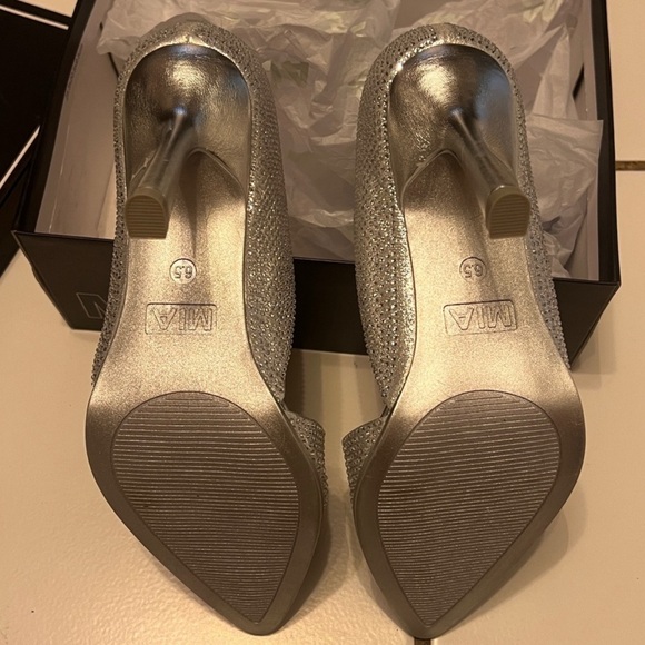 MIA Glittering Silver Heels - Picture 8 of 8